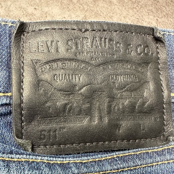 Levi's 511 Cut-off Denim Shorts - Picture 3 of 7